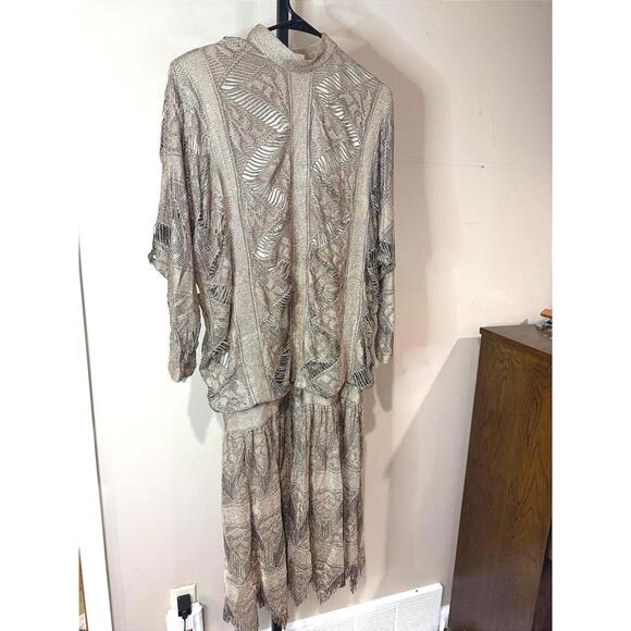 damianou Dresses & Skirts - Damianou Small Elegant Beige Patterned Long Sleeve Dress Peek a Boo Lace